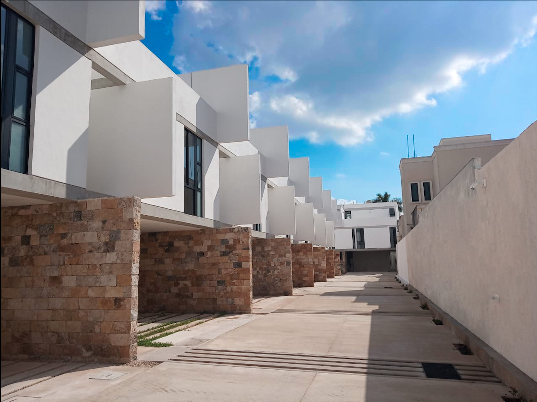 BJ37 Urban Homes — townhouses entregados en Benito Juarez Norte, Merida, por Nucleo Inmobiliario
